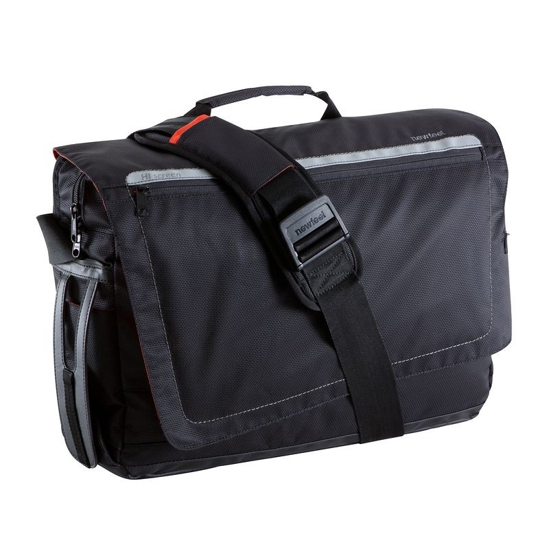 Le sac dans lequel je transporte tous mes appareils high-tech : un Newfeel Bakenger 20L original (40€)