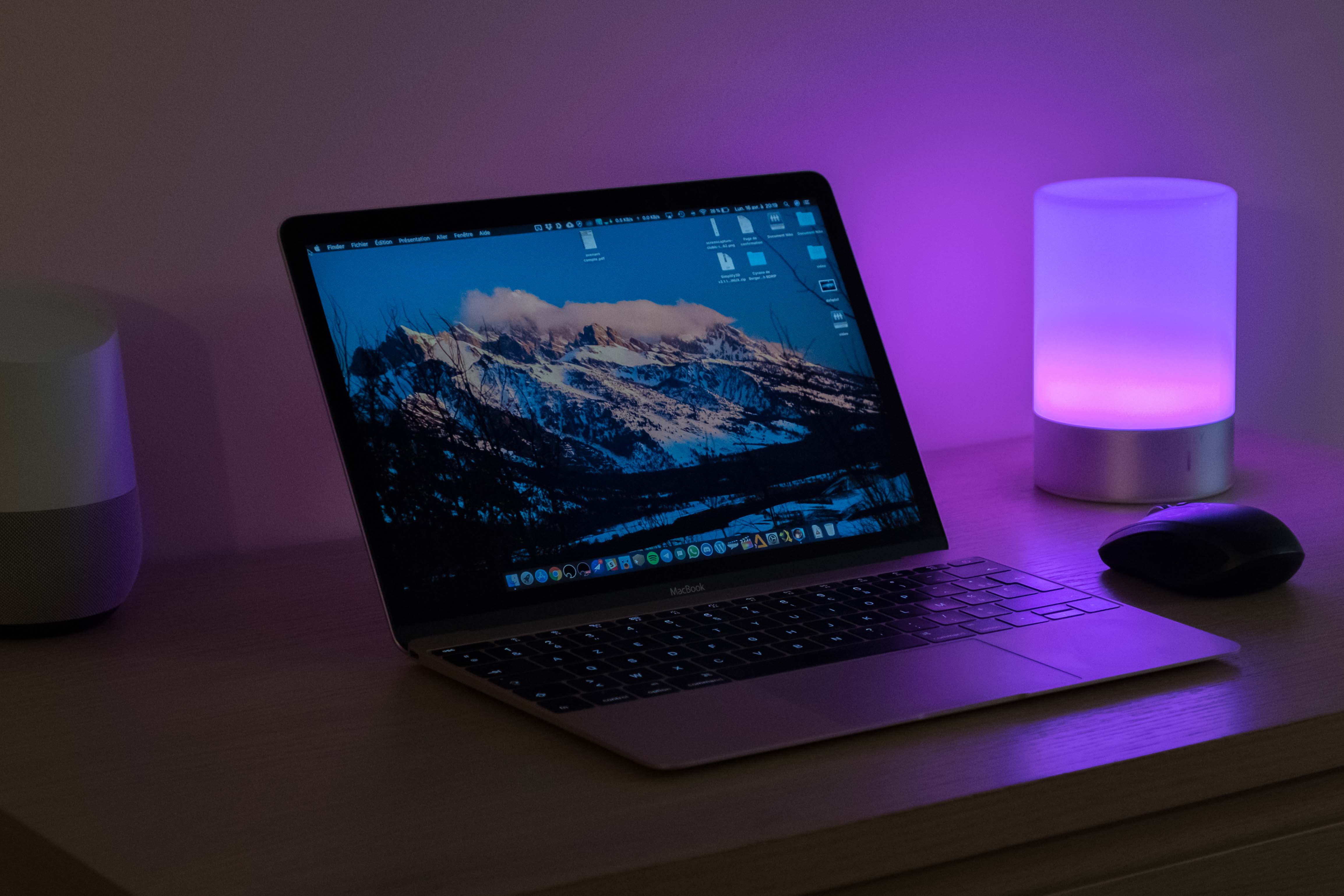 Lampe LED Aukey, pratique pour créer une ambiance sympa